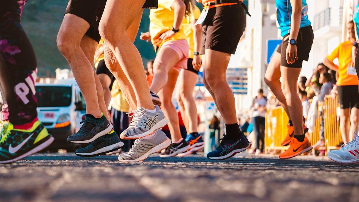 Coureurs au départ d'une course à pied